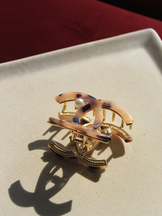 CLAW CLIP
