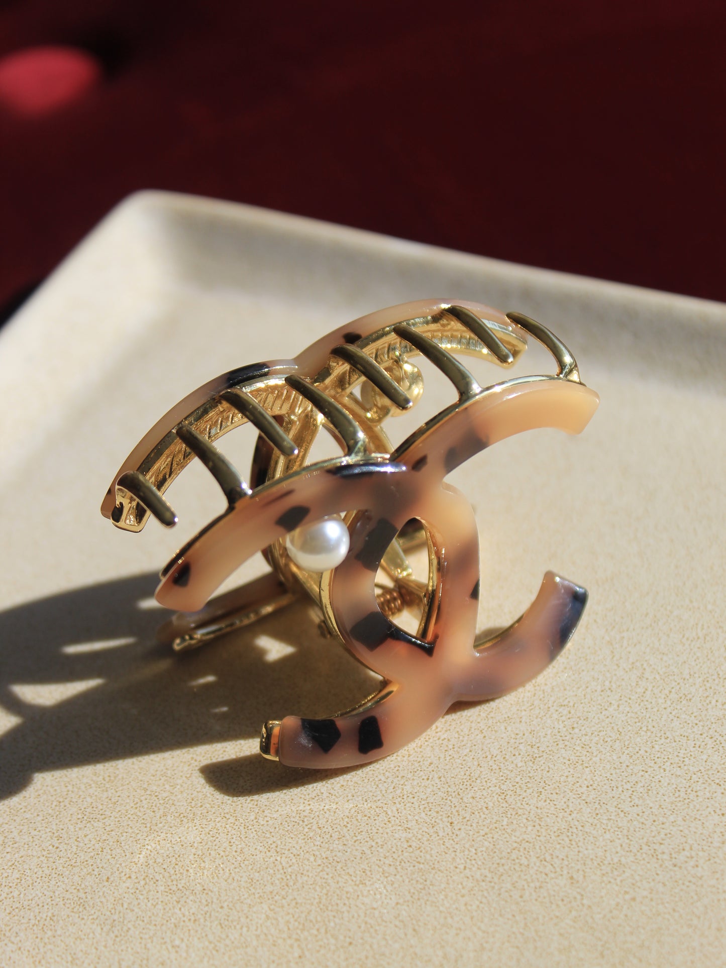 CLAW CLIP