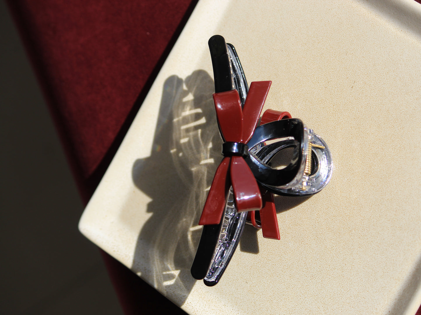 CLAW CLIP