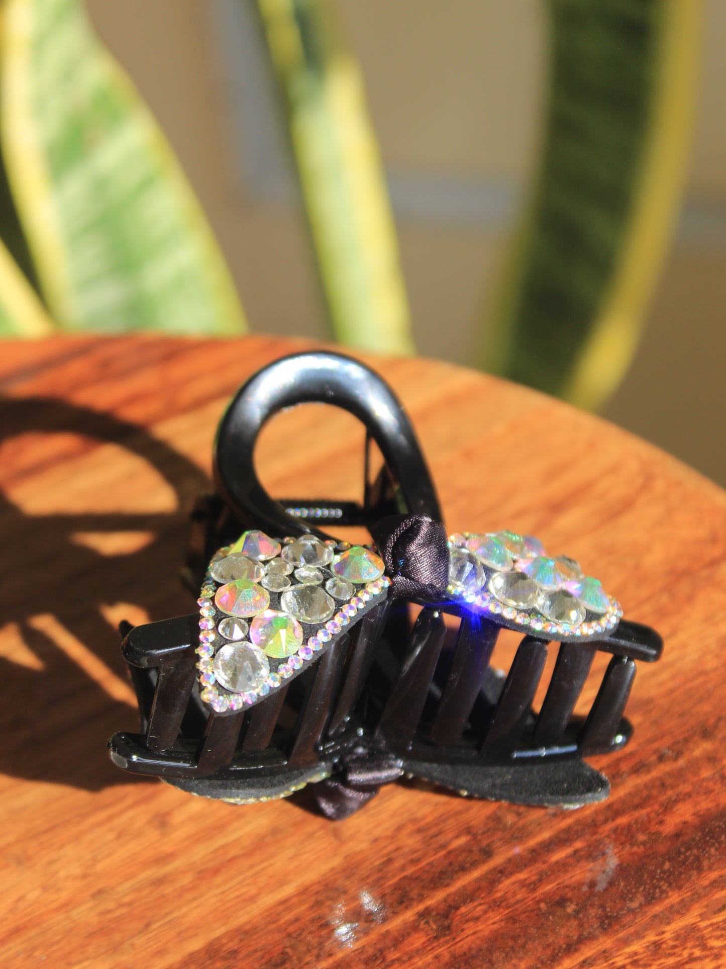 CLAW CLIP