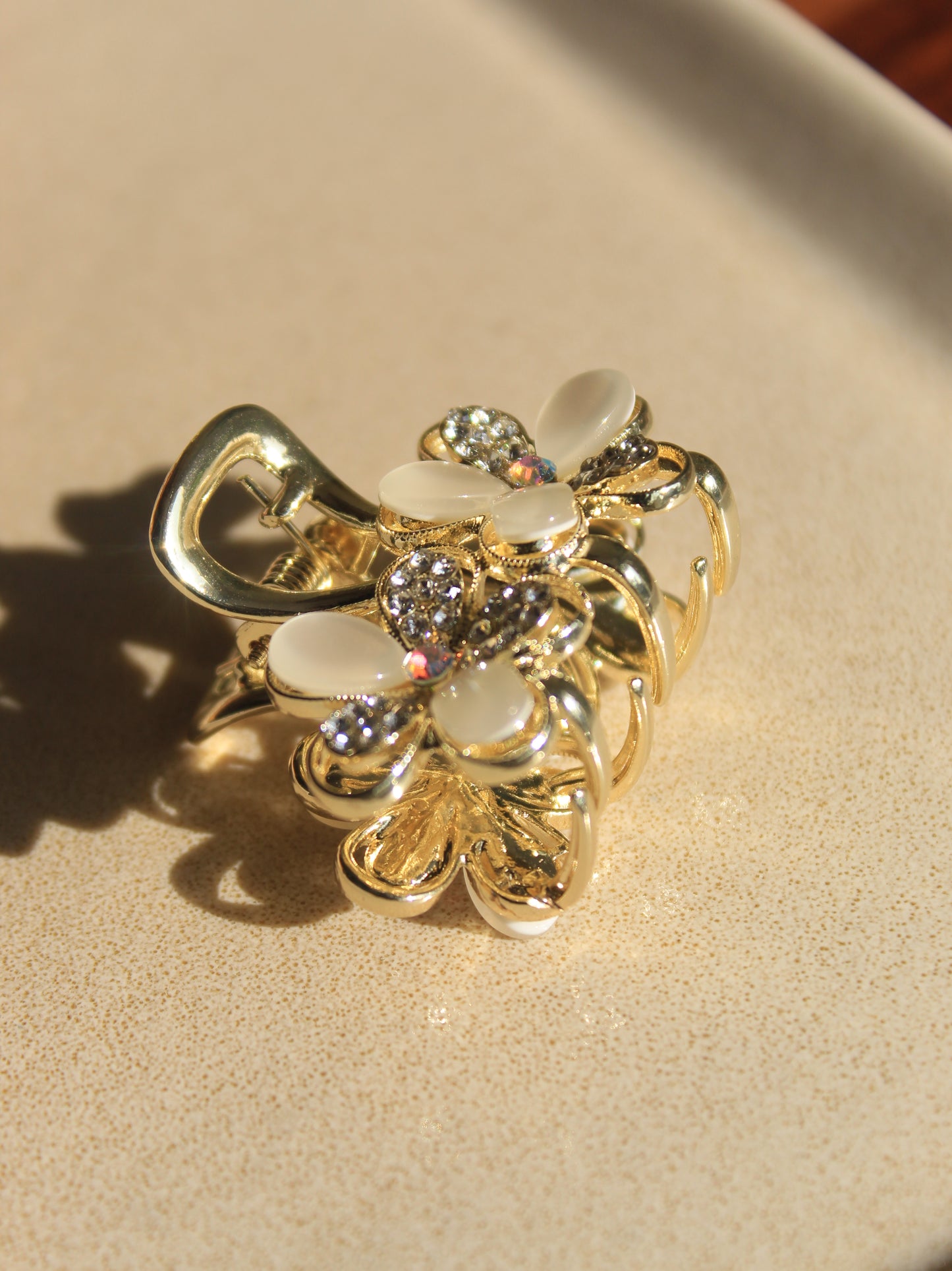 CLAW CLIP